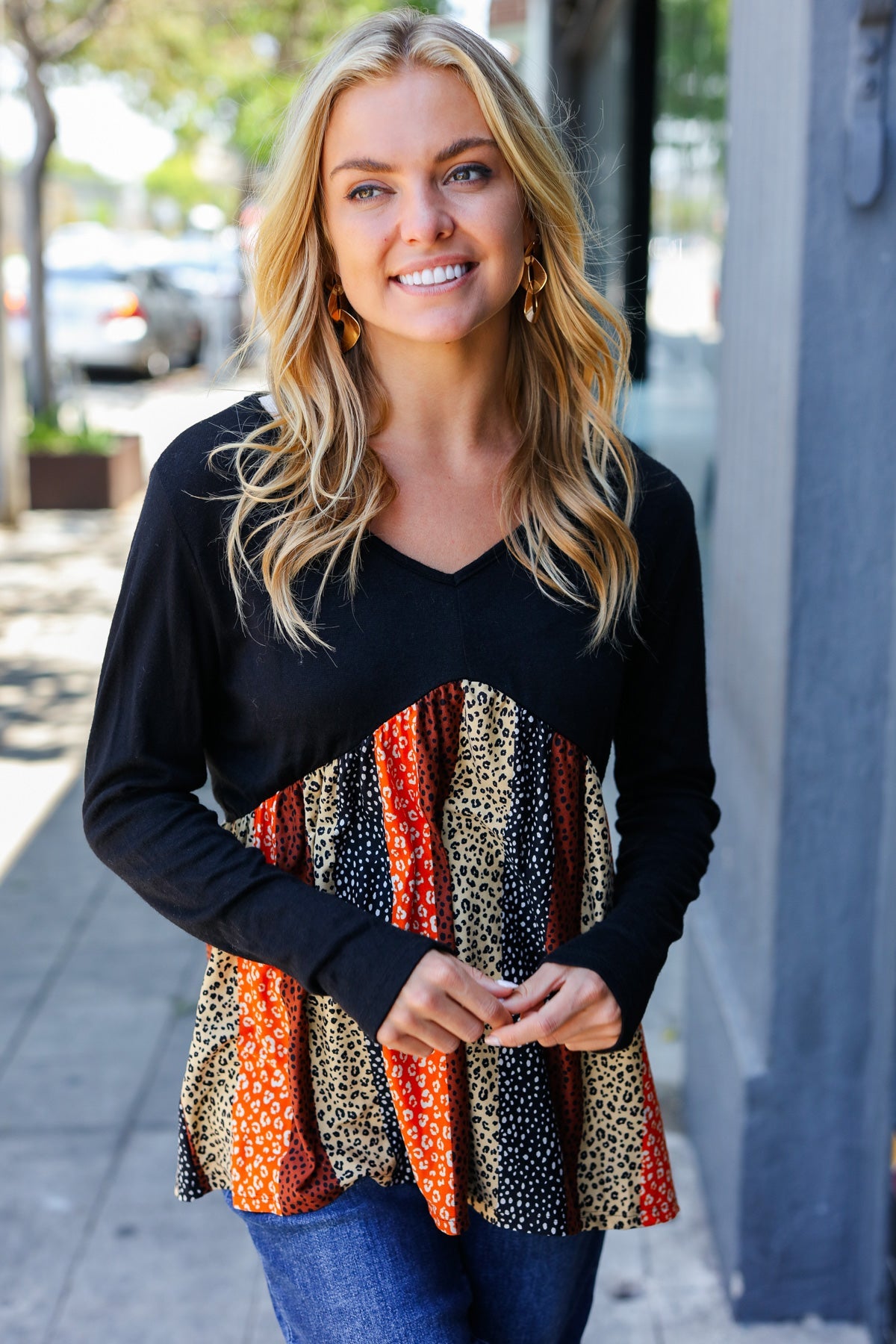 Black & Rust Hacci Leopard Stripe V Neck Top